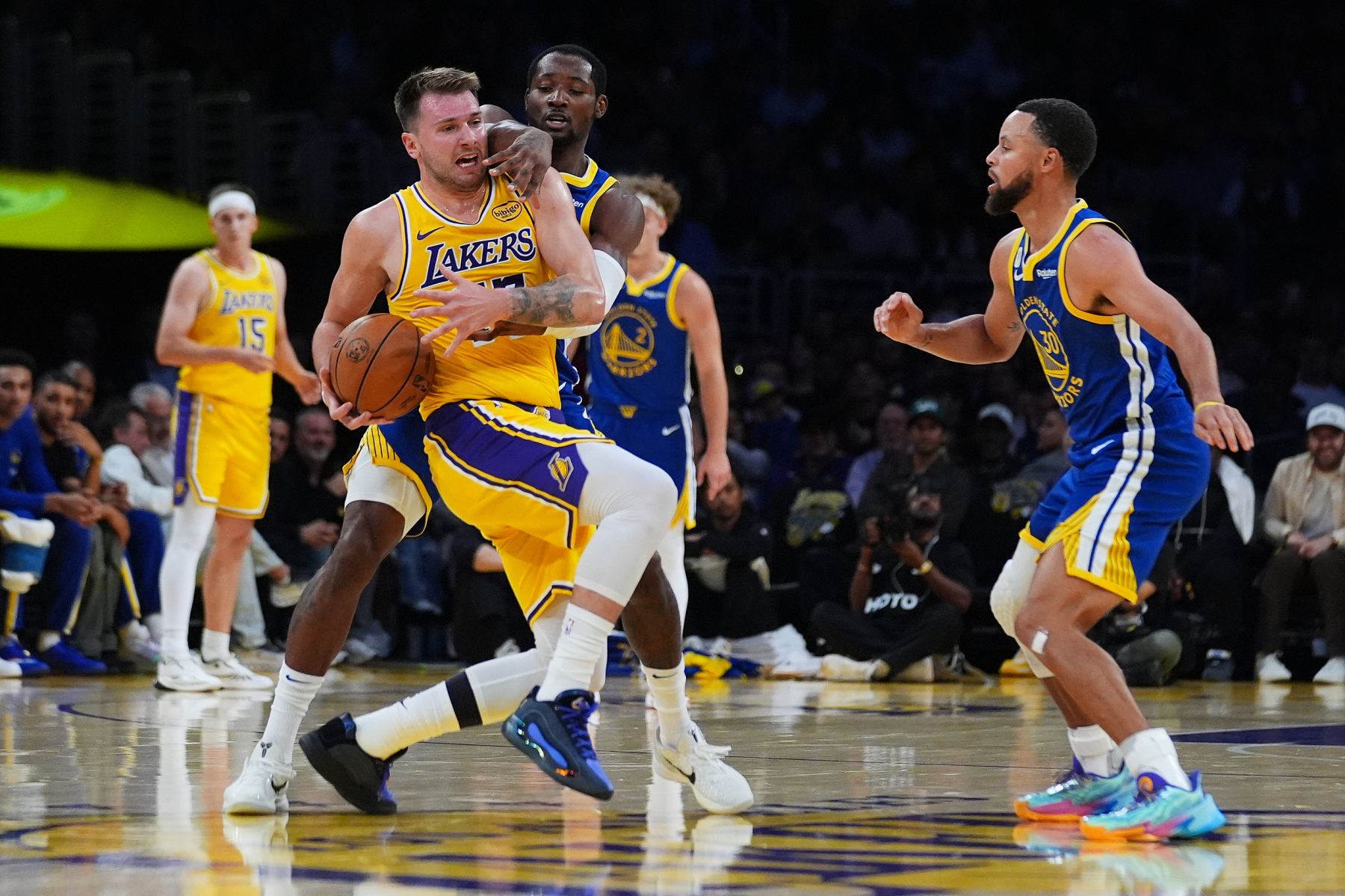 พิเศษอันดับหนึ่ง! เป็นครั้งที่แปดในอาชีพของเขาที่ Doncic ทำคะแนนได้อย่างน้อย 45 แต้ม, 10 รีบาวน์และ 5 สามพอยน์เตอร์ในเกมเดียว