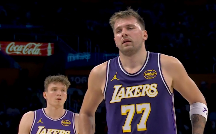 ไม่พอใจระดับโทษมากนัก! Doncic ยิงได้ 13 แต้ม 5 รีบาวน์และ 3 แอสซิสต์จาก 4 จาก 11 ช็อตในควอเตอร์แรก
