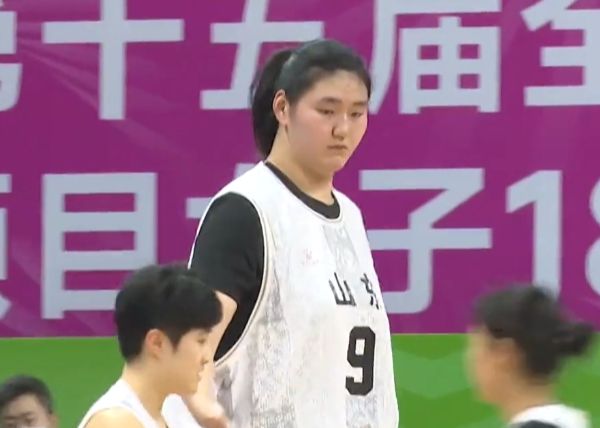 จาง ซิยู่ทำคะแนน 31 แต้ม 10 รีบาวด์ ช่วยให้ซานตงคว้าแชมป์บาสเกตบอลหญิง U18 ระดับชาติ