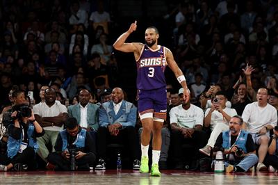 น่าทึ่ง! ดิลลอนทำสามพอยน์เตอร์ 5 จาก 10 ครั้งและทำคะแนน 21 แต้มโดย 3 รีบาวน์และ 2 เซพชั่น