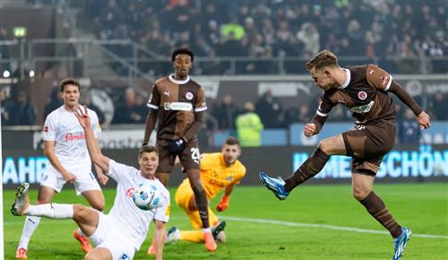 แซงต์ เพาลี vs เคียร์โฮลสไตน์