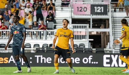 วูล์ฟส์ vs แอร์เบ ไลป์ซิก