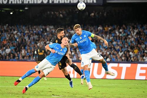 นาโปลี vs ยูเนี่ยน เบอร์ลิน