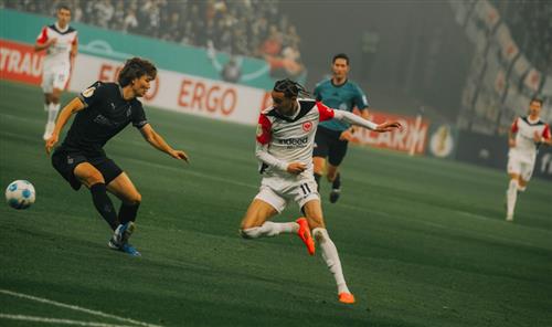 ไอน์ทรัค แฟร้งค์เฟิร์ต vs มึนเช่นกลัดบัค