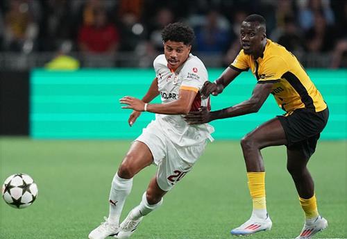 จูเนียร์ บอยส์ vs กาลาตาซาราย