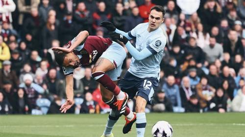 เบิร์นลี่ย์ vs เบรนท์ฟอร์ด