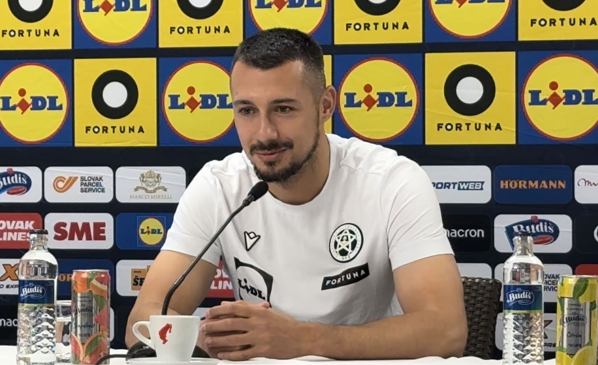 สกรานต์ซ นักเตะทีมชาติสโลวาเกียกลับมาจากอาการบาดเจ็บแล้ว และแสดงความปรารถนาที่จะเข้าร่วมฟุตบอลโลก