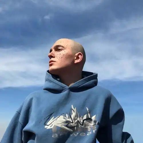 6686体育铁牌作者Calvin