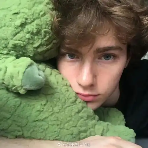 6686体育海外作者Violetta