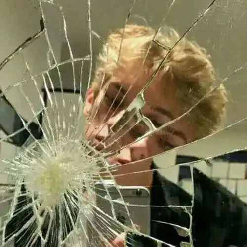 6686体育初级作者Violetta