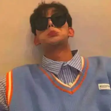 6686体育签约作者隔窗看你