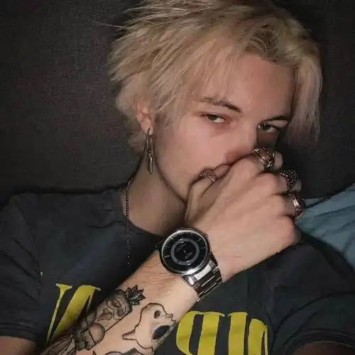 6686体育铁牌作者Anna