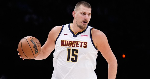The Nuggets & Heat ทำคะแนนได้ 44 แต้มในครึ่งแรกของควอเตอร์ที่สามและทำได้เพียง 15 แต้มในครึ่งหลัง