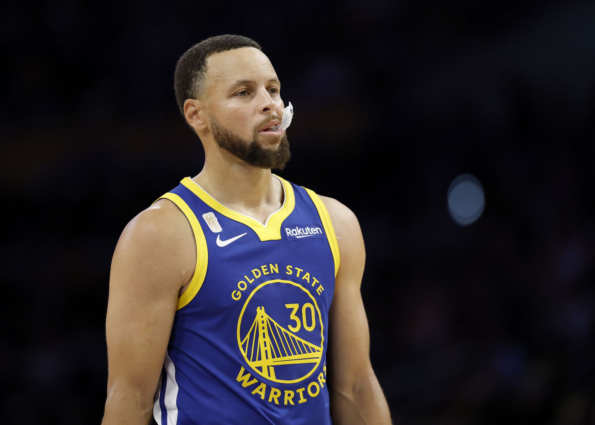 สกอร์ระเบิด! Curry ยิงได้ 12+ ครั้งใน 3 นาที มากถึง 99 ครั้ง ทิ้งซูเปอร์สตาร์ไว้มากมาย